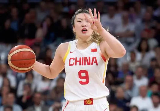 李梦落选宫鲁鸣顶着巨大压力多数主帅难有此魄力(李梦演的宫二)
