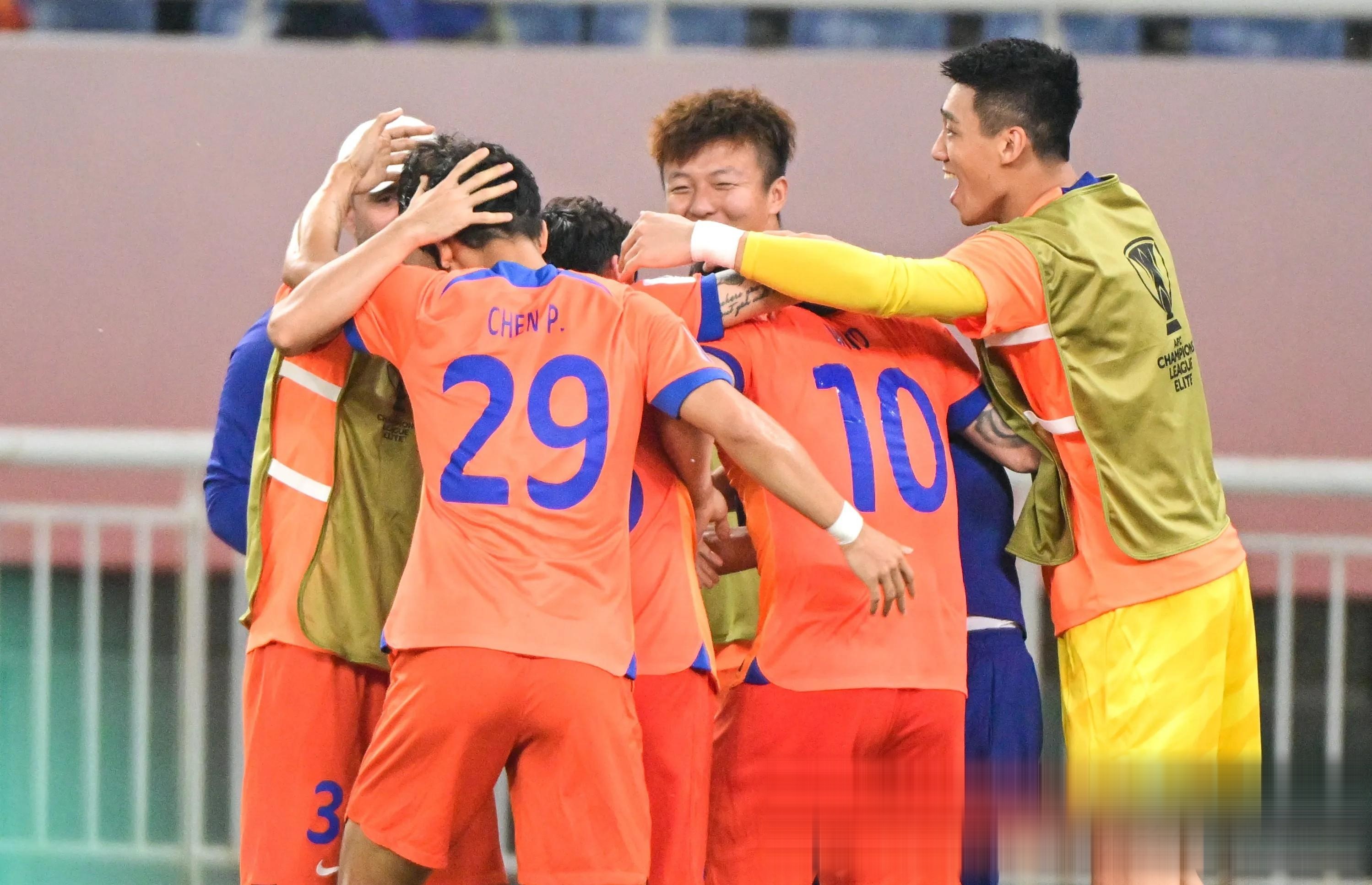 3-1，山东泰山终结2连败，泽卡双响，36岁邓卓翔率队2连胜终结