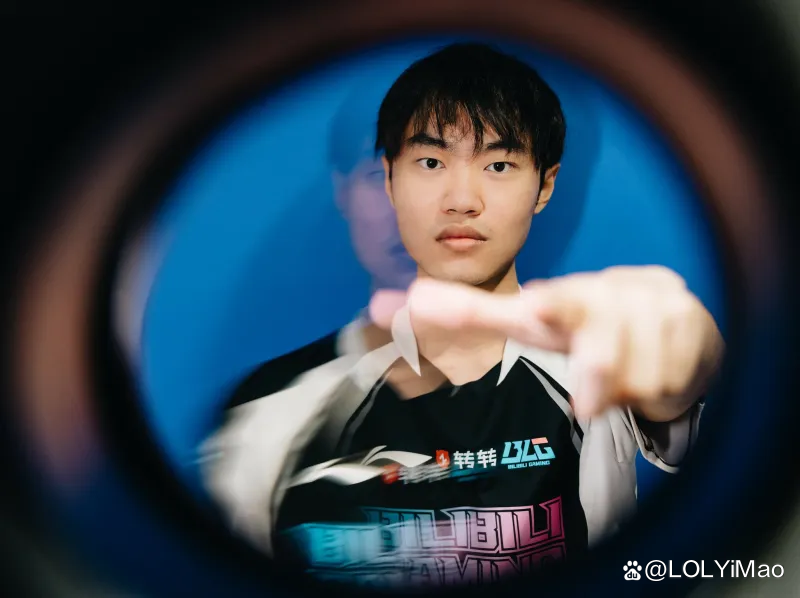 包含LOL名人堂不按赛区轮换！Knight谈石油杯目标：碾碎别人的牌子的词条