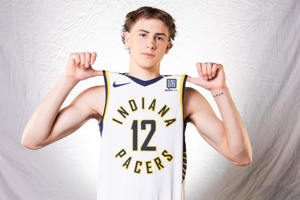 NBA扣篮周！步行者官方社媒晒出弗菲隔扣照的简单介绍
