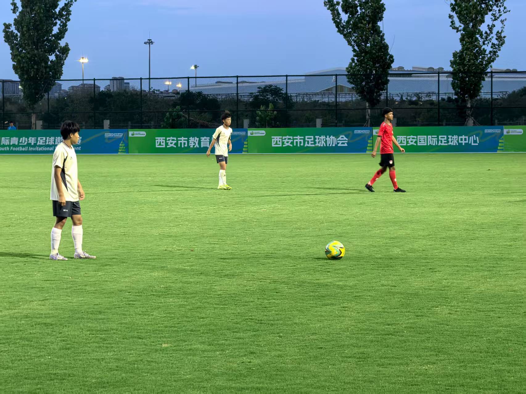 包含国际足球赛事备战热火朝天，期待更多精彩的词条