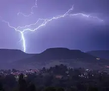 雷加利斯主场告捷，守住主场